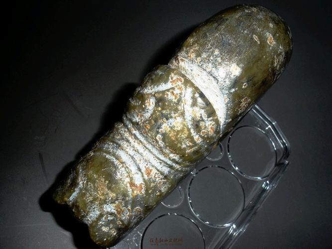 方寸之間見天穹 高150毫米寬110毫米玉豬龍的文化解讀與鑒賞服務